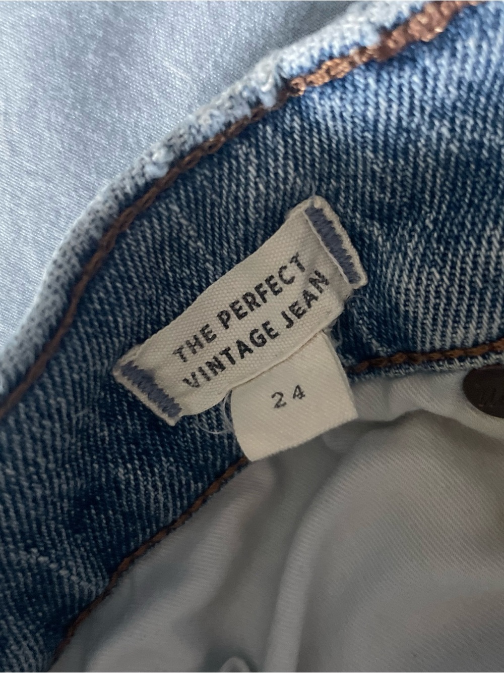 Women’s High-Rise Straight Jeans in Light Blue - Picture 3 of 6